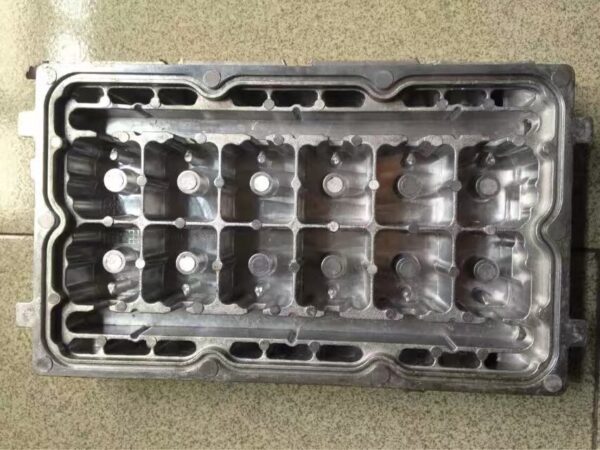Communication aluminum alloy die-casting cavity
